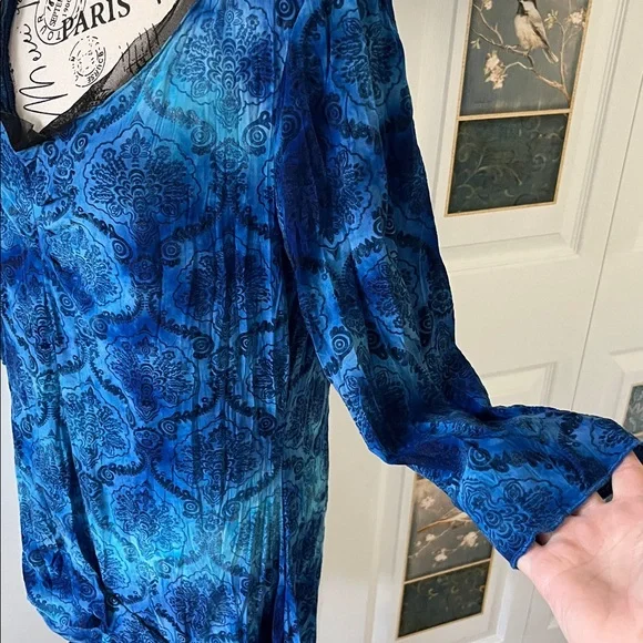 Elegant Blue Long Sleeve Dress - Picture 4 of 16